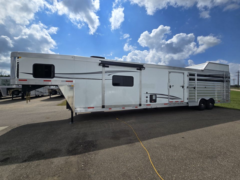 New 2027 Merhow Trailers Lone Star Horse Trailer