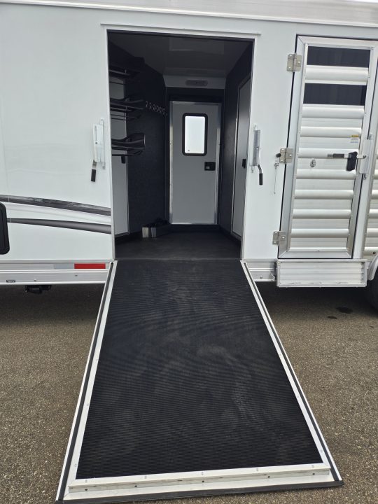 New 2027 Merhow Trailers Lone Star Horse Trailer