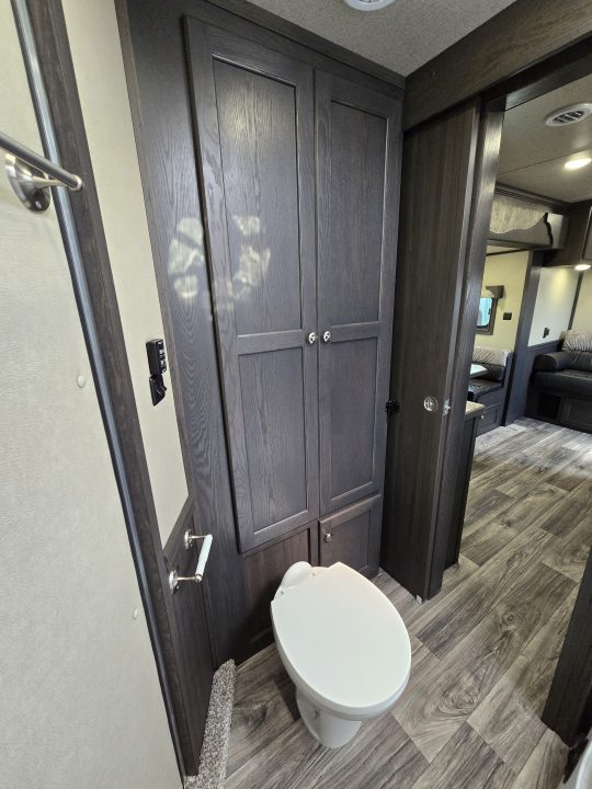 New 2027 Merhow Trailers Lone Star Horse Trailer