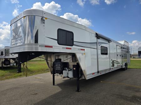 New 2027 Merhow Trailers Lone Star Horse Trailer