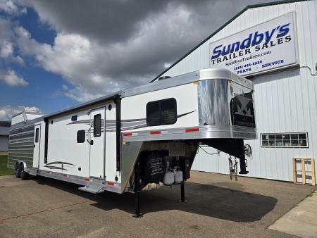 New 2027 Merhow Trailers Lone Star Horse Trailer