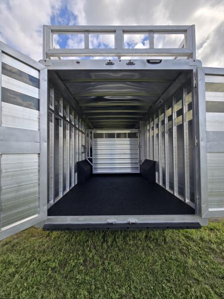 New 2027 Merhow Trailers Lone Star Horse Trailer