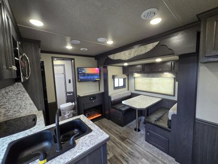 New 2027 Merhow Trailers Lone Star Horse Trailer