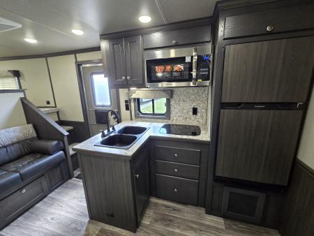 New 2027 Merhow Trailers Lone Star Horse Trailer