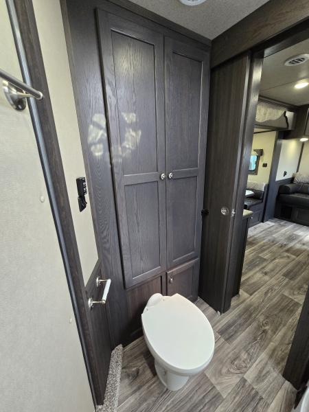 New 2027 Merhow Trailers Lone Star Horse Trailer