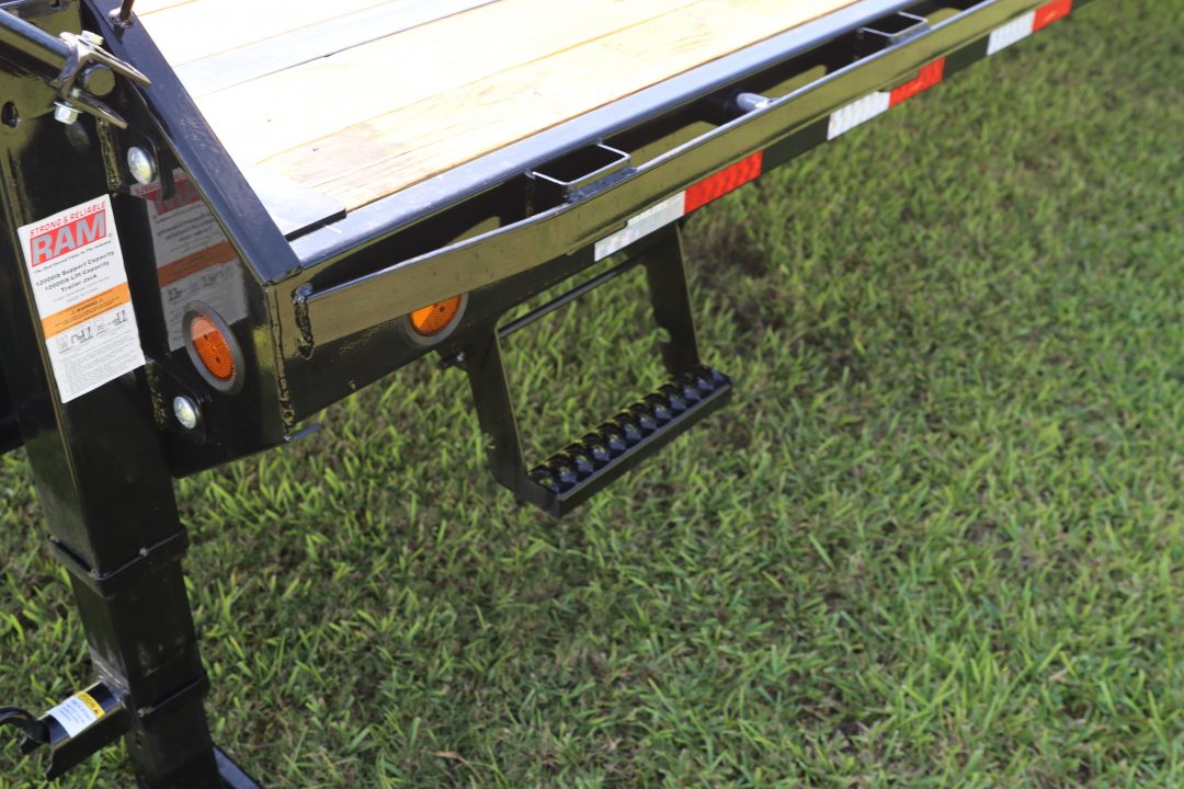 New 2027 8.5X40 PJ Gooseneck Equipment Trailer