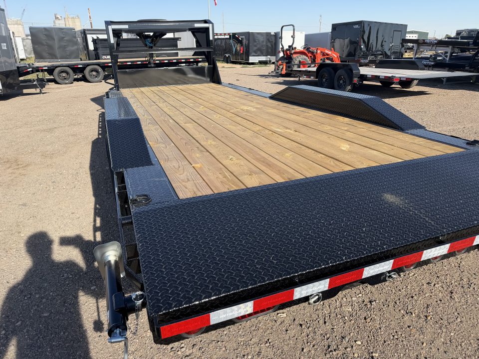 New 2027 PJ Trailers B6 22' Gooseneck Car Hauler/Equiptment Hauler- 15.6K