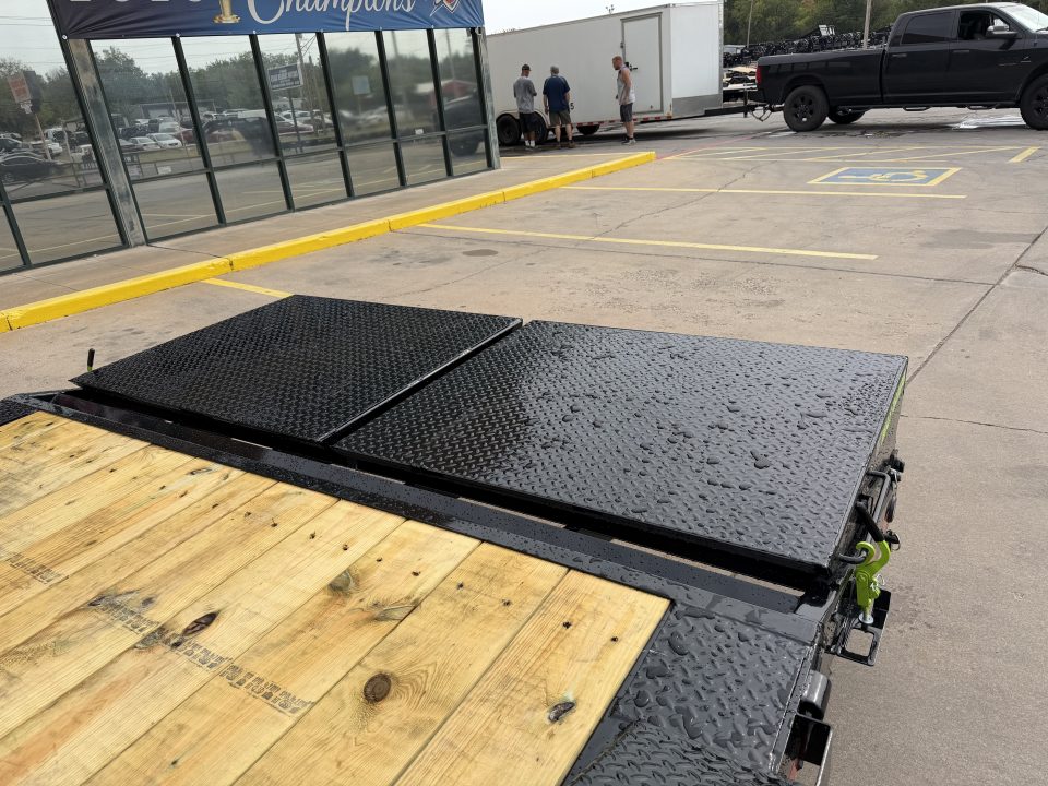 New #393585 2027 LOAD TRAIL GC 22 X 102 14K GOOSENECK EQUIPMENT HAULER W/ MAX RAMPS