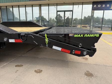 New #393585 2027 LOAD TRAIL GC 22 X 102 14K GOOSENECK EQUIPMENT HAULER W/ MAX RAMPS