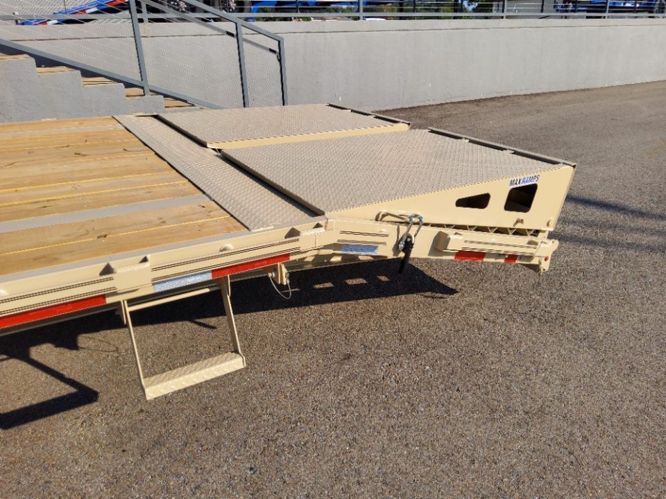 New 2027 Diamond C Trailers FMAX208MR-HS Flatbed Trailer
