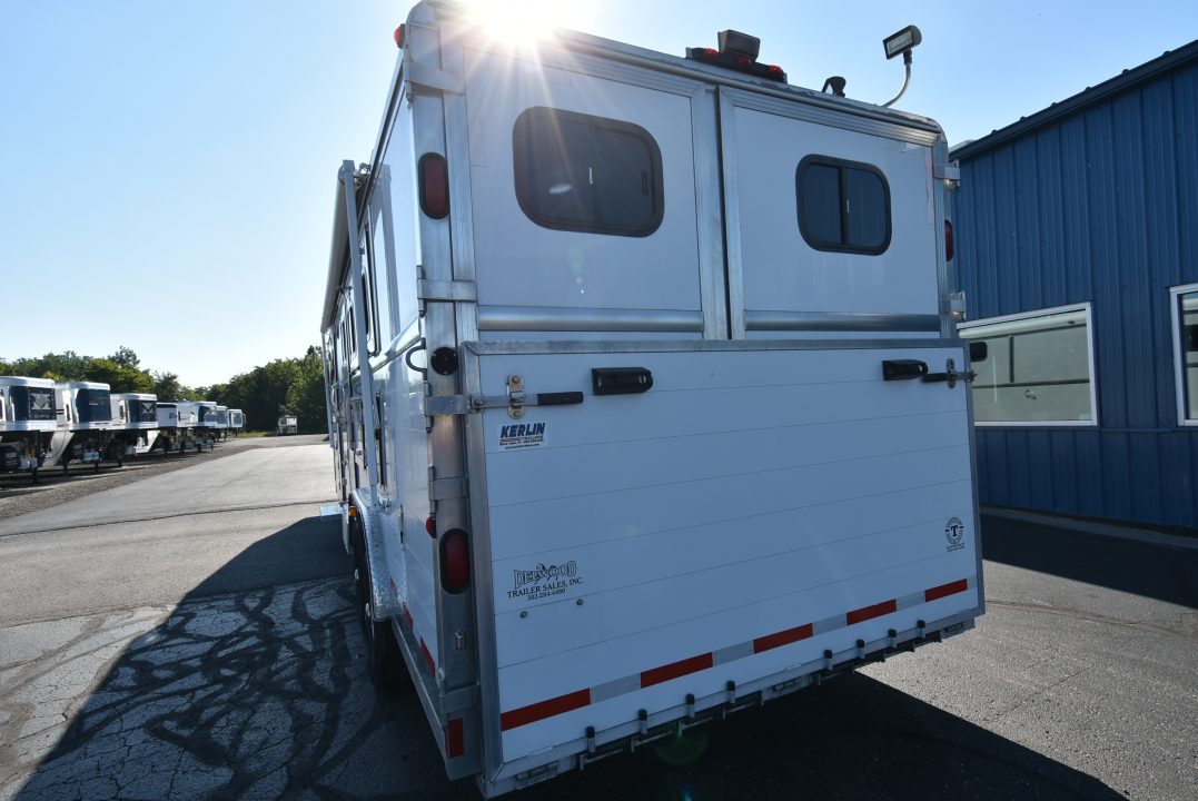 Used 2003 Jamco Series 2000 Horse Trailer