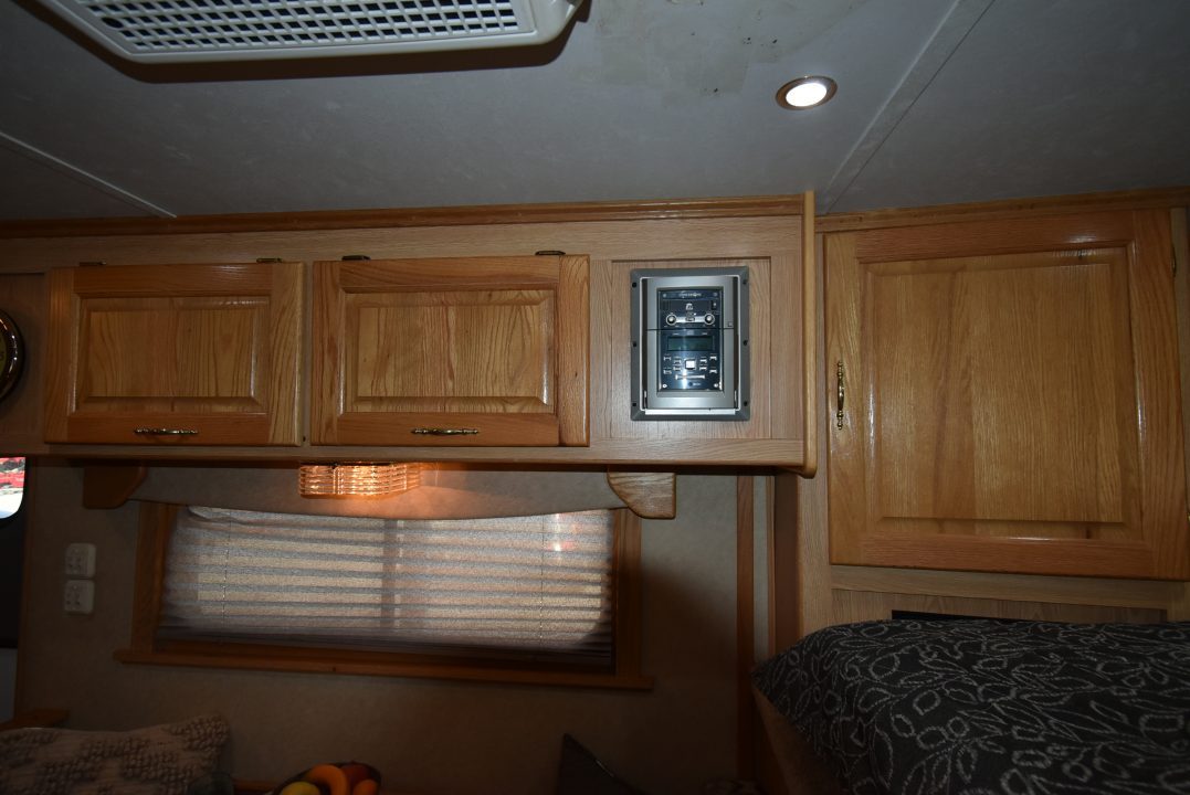 Used 2003 Jamco Series 2000 Horse Trailer