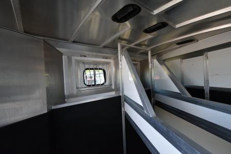 Used 2003 Jamco Series 2000 Horse Trailer