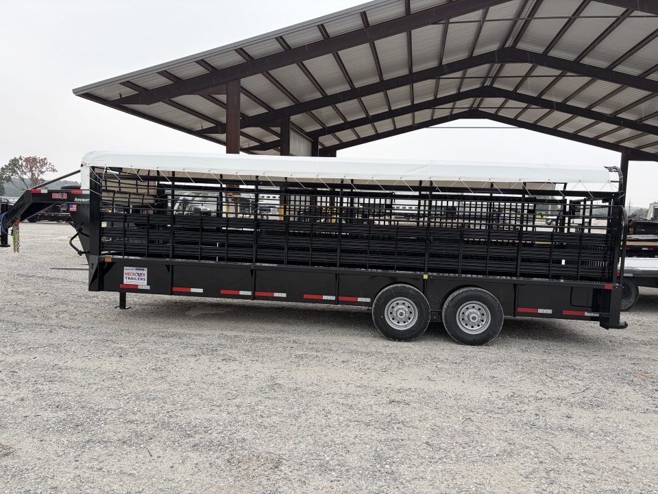 New 2026 Neckover 2026 NECKOVER 6'8X24X6'6"/RUBBER CLEATED FLOOR/2- INSIDE CUT GATES/COMBO REAR GATE/ESCAPE DOOR/BAR TOP W/TARP Stock / Stock Combo Trailer