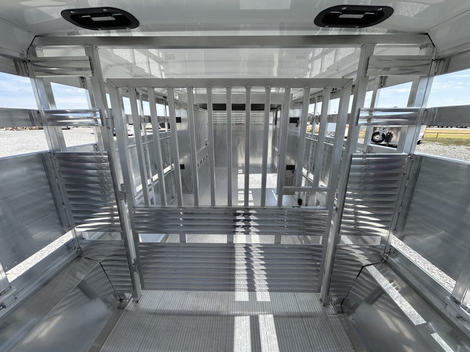 New 2027 Sundowner Rancher Express 2725