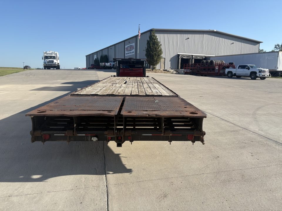 Used 2010 Titan Trailer 32' Flatbed Deckover Trailer