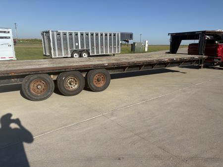 Used 2010 Titan Trailer 32' Flatbed Deckover Trailer