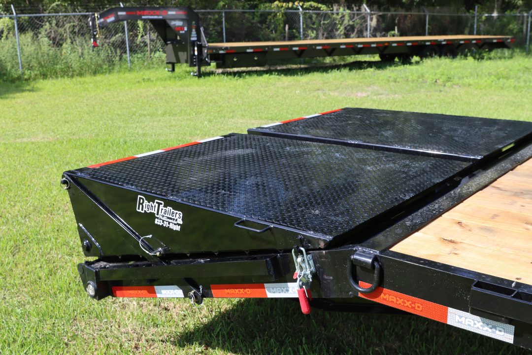 New 2027 8.5X40 MAXX-D GOOSENECK EQUIPMENT TRAILER