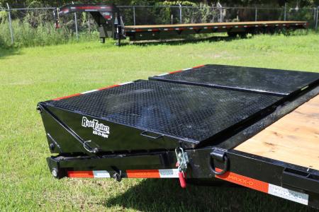 New 2027 8.5X40 MAXX-D GOOSENECK EQUIPMENT TRAILER