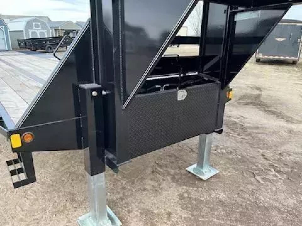New 2027 Delco Trailers 32' Hydraulic Dove Tail Gooseneck 22,999#lb GVWR Deckover Trailer