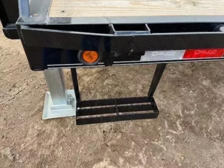 New 2027 Delco Trailers 32' Hydraulic Dove Tail Gooseneck 22,999#lb GVWR Deckover Trailer