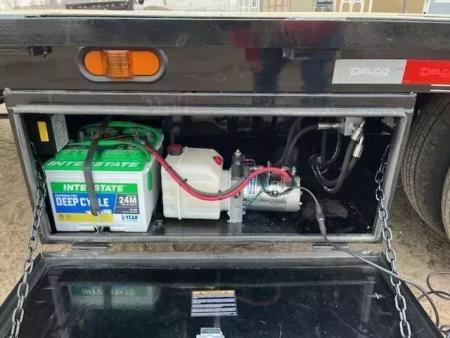 New 2027 Delco Trailers 32' Hydraulic Dove Tail Gooseneck 22,999#lb GVWR Deckover Trailer