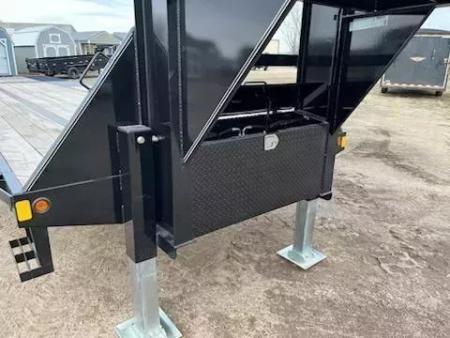 New 2027 Delco Trailers 32' Hydraulic Dove Tail Gooseneck 22,999#lb GVWR Deckover Trailer