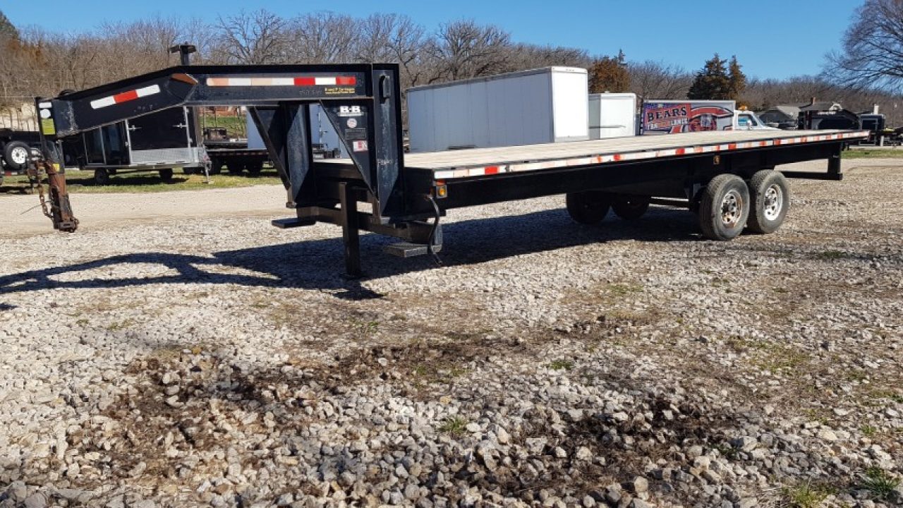 Used 2004 B&B 8.5 x 24' Gooseneck 14K Flatbed Trailer