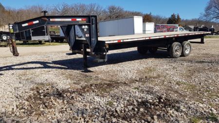 Used 2004 B&B 8.5 x 24' Gooseneck 14K Flatbed Trailer