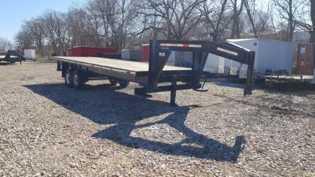 Used 2004 B&B 8.5 x 24' Gooseneck 14K Flatbed Trailer