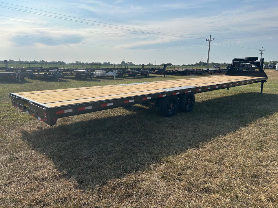 New 2027 Big Tex 102x40 Tandem 17.5K GN Straight Deck w/ Slide In Ramps