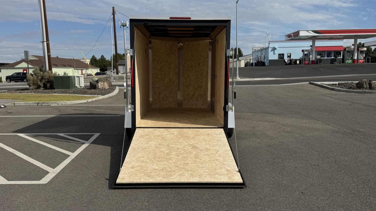 New 2027 Look Trailers 6 x 10 ST DLX Flat Top V-Nose 3K Cargo / Enclosed Trailer