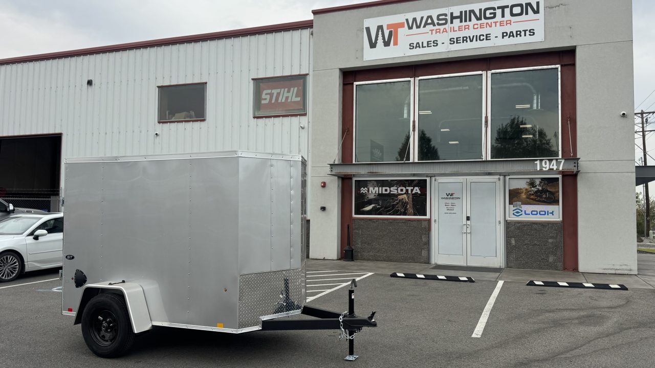New 2027 Look Trailers 5X8 ST DLX FLAT TOP V-NOSE 3K Cargo / Enclosed Trailer