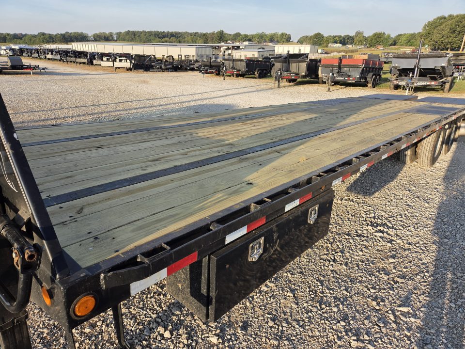 Used 2017 Load Trail 102X32 TANDEM LO-PRO GOOSENECK W/MAX RAMPS 10K AXLES & 14PLY TIRES