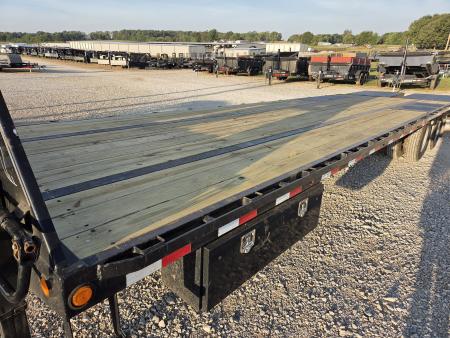 Used 2017 Load Trail 102X32 TANDEM LO-PRO GOOSENECK W/MAX RAMPS 10K AXLES & 14PLY TIRES
