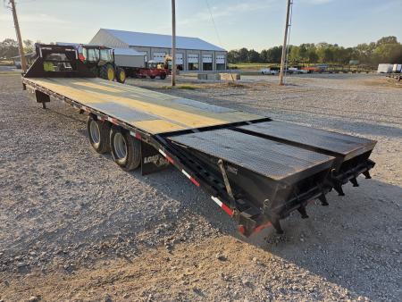 Used 2017 Load Trail 102X32 TANDEM LO-PRO GOOSENECK W/MAX RAMPS 10K AXLES & 14PLY TIRES