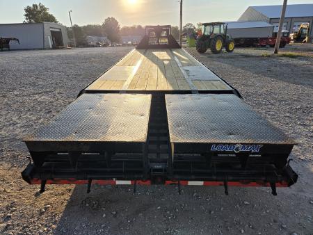 Used 2017 Load Trail 102X32 TANDEM LO-PRO GOOSENECK W/MAX RAMPS 10K AXLES & 14PLY TIRES