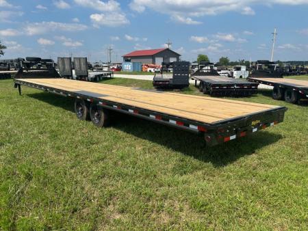 New 2027 Big Tex 102x40 Tandem 17.5K GN Straight Deck w/ Slide In Ramps