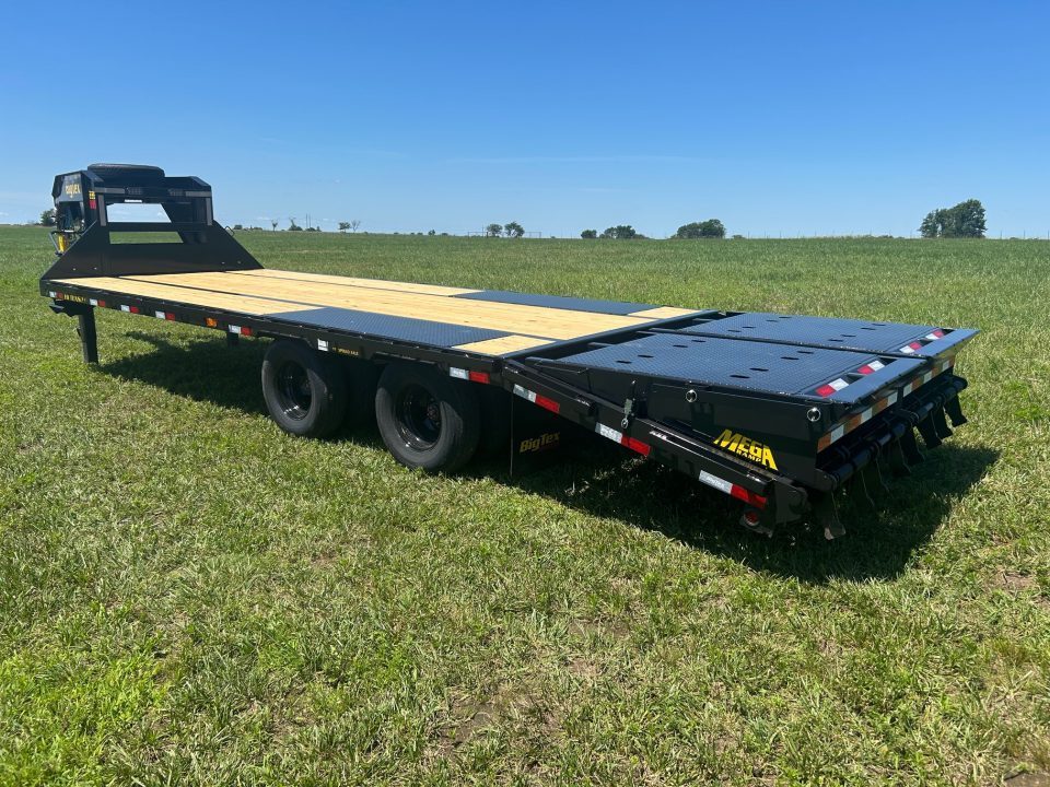 New 2027 Big Tex 102x25 Tandem 23.9K GN Flatbed w/ Mega Ramps, Load Lights, & 2-Speed Jacks