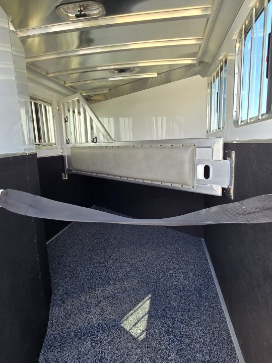 New 2026 Featherlite 9400-7248-STD 2 Horse