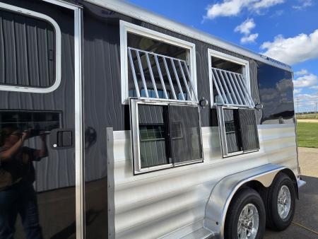 New 2026 Featherlite 9400-7248-STD 2 Horse