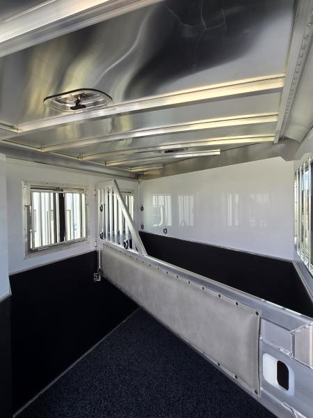 New 2026 Featherlite 9400-7248-STD 2 Horse