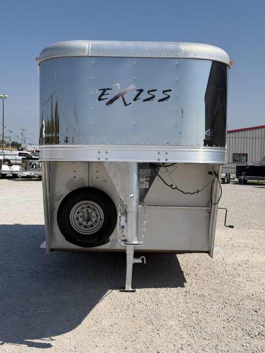 Used 2009 Exiss 3 Horse Gooseneck Horse Trailer