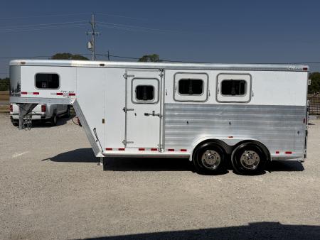 Used 2009 Exiss 3 Horse Gooseneck Horse Trailer