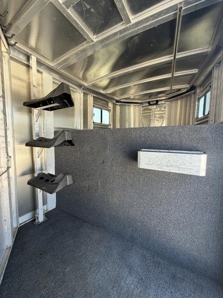 Used 2009 Exiss 3 Horse Gooseneck Horse Trailer