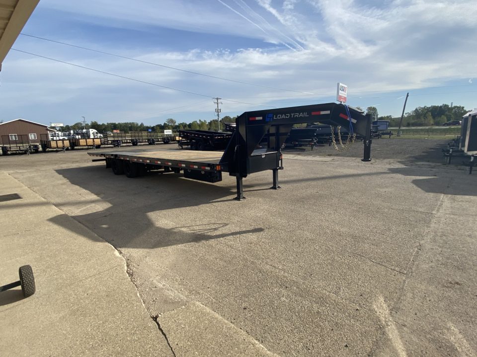 New 2026 Load Trail 102x32 Low Pro w/Hydro Jacks and 12ft Hydro Dove Tail 26K Gooseneck Bodies