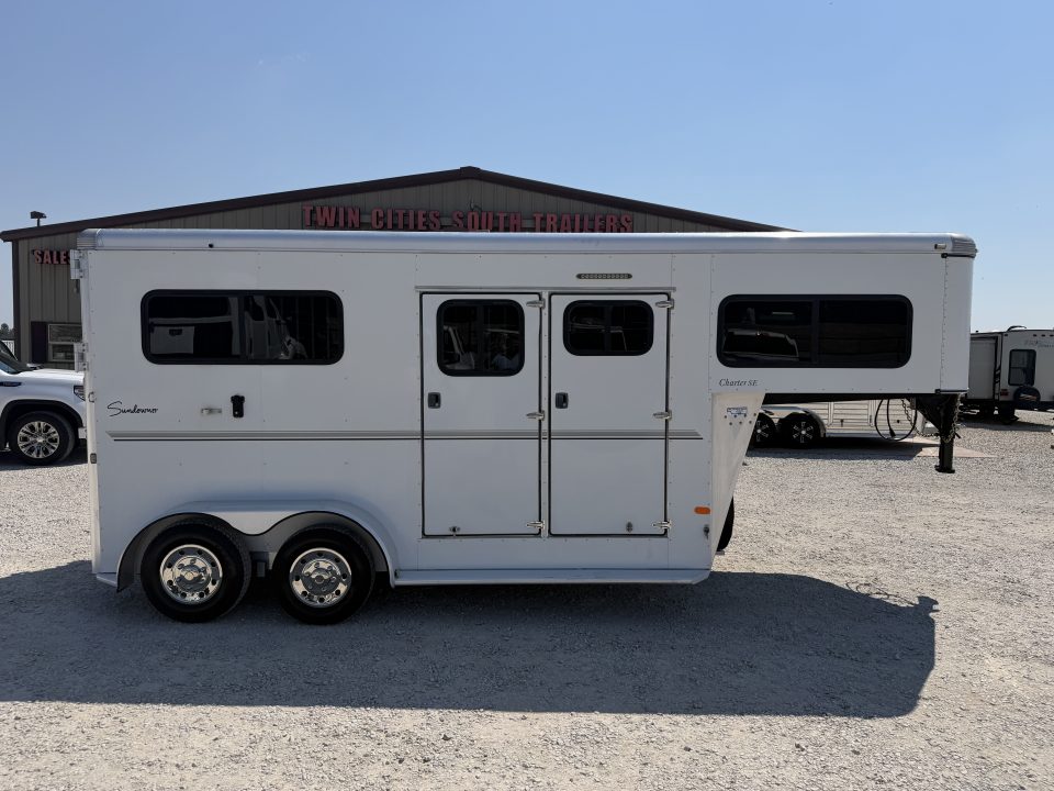 Used 2014 Sundowner 2 Horse Gooseneck Horse Trailer