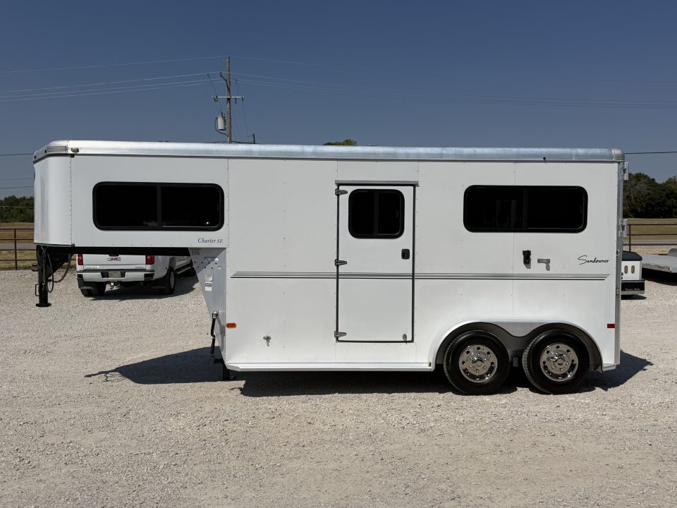 Used 2014 Sundowner 2 Horse Gooseneck Horse Trailer