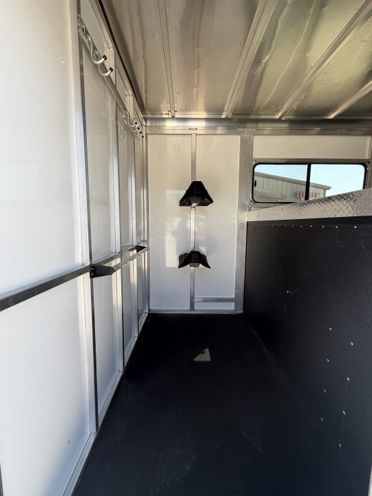 Used 2014 Sundowner 2 Horse Gooseneck Horse Trailer