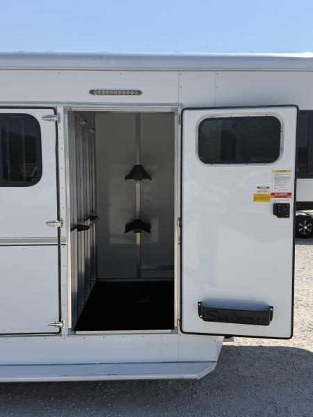 Used 2014 Sundowner 2 Horse Gooseneck Horse Trailer